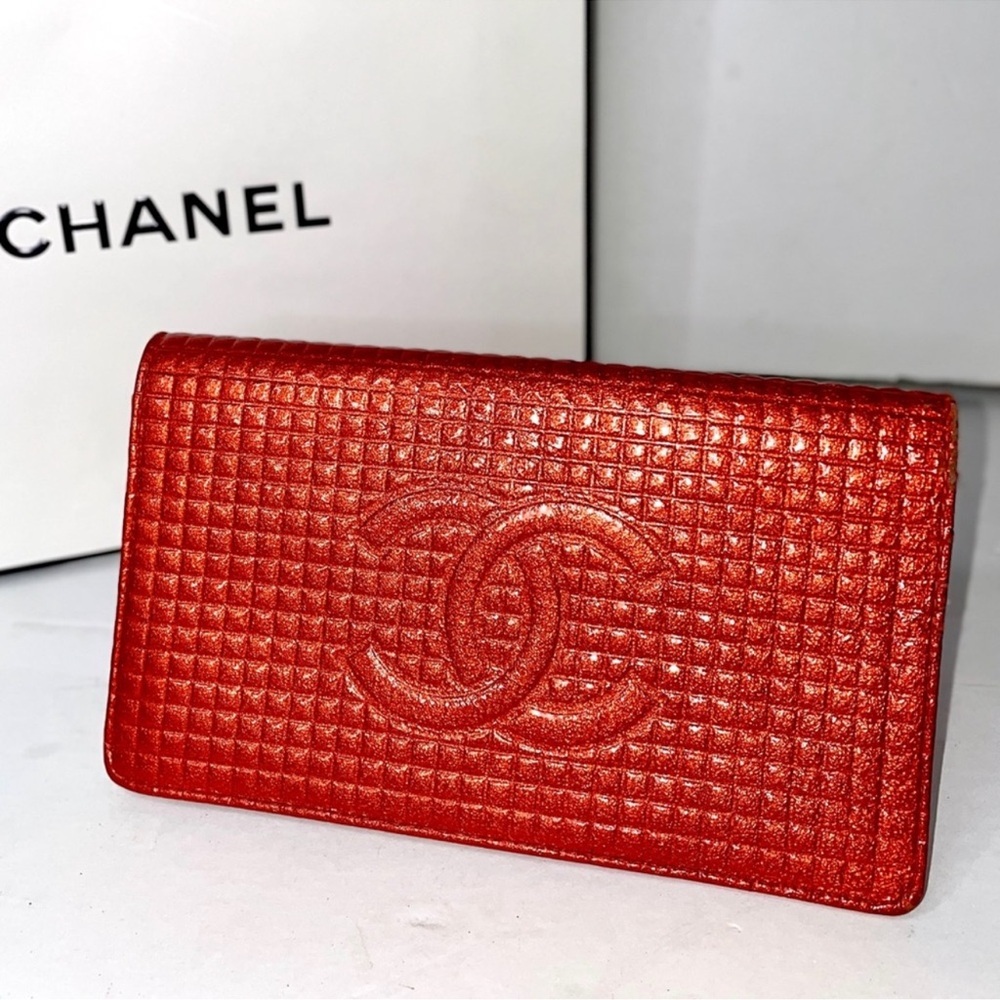 CHANEL CC Micro Chocolate Bifold long Rare Red Wallet - Picture 9 of 9